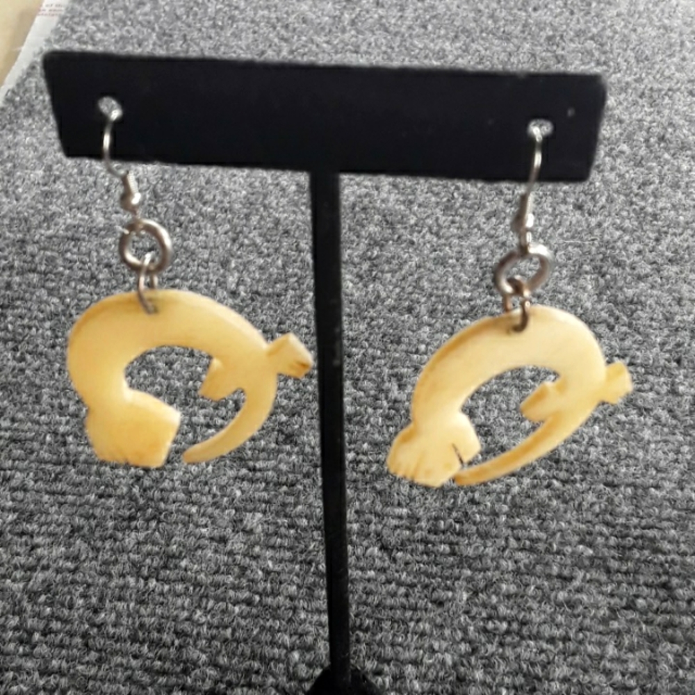 Ivory colored gecko earrings